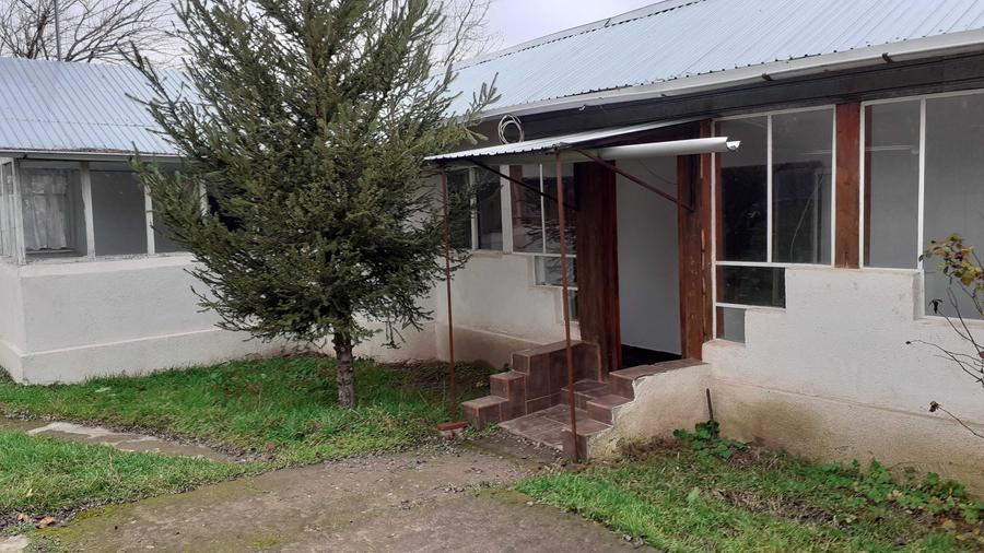 Casă cu 4 camere în Oancea