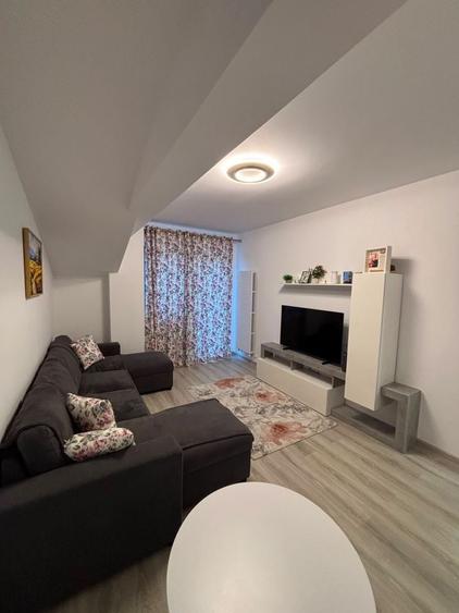 Apartament cu 2 camere decomandat în Valea Adâncă