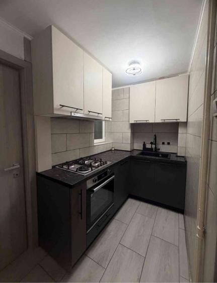 Apartament cu 2 camere decomandat, mobilat în Tei