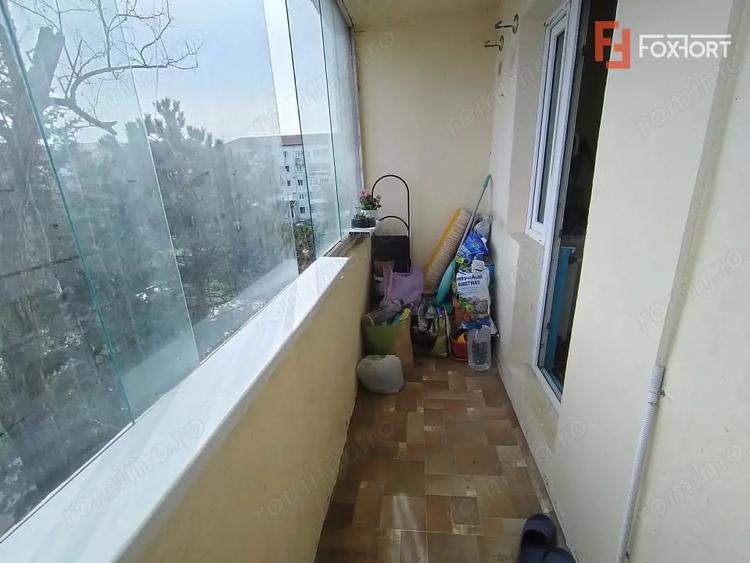 Apartament cu 4 camere semidecomandat, mobilat în Spitalul Județean