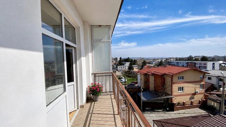 Apartament cu 2 camere semidecomandat în Teilor