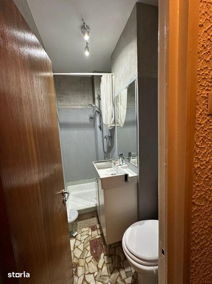 Apartament cu 4 camere decomandat în Victoriei