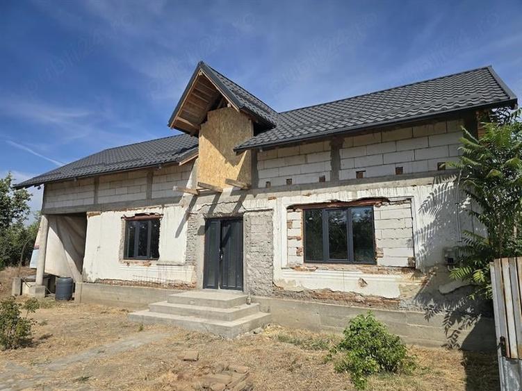 Casă individuală cu 3 camere cu Teren 1000 Mp în Bârca