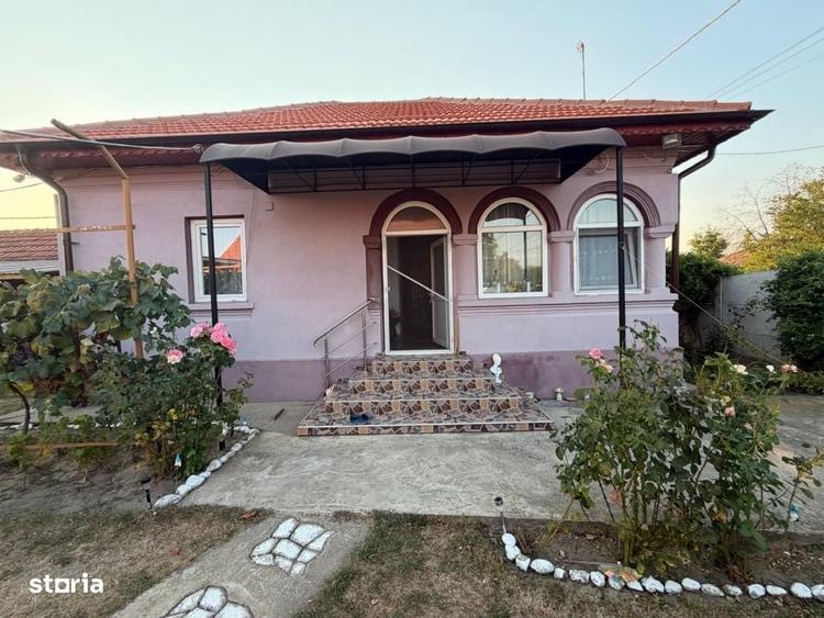 Casă cu 3 camere în Central