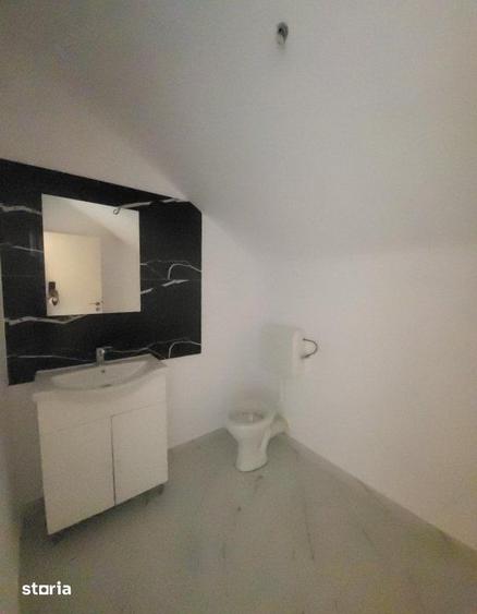 Casă cu 5 camere cu Teren 250 Mp în Central
