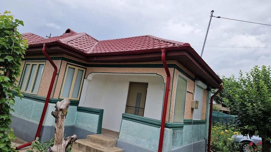 Casă cu 3 camere cu Teren 1300 Mp în Boldești