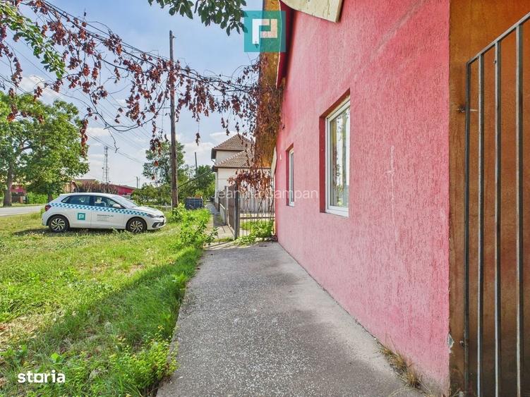 Casa/spatiu comercial pe DN79 in Zimandu Nou