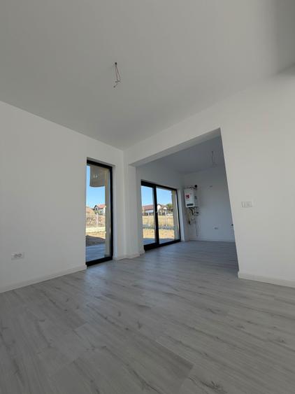 Casă cu 4 camere în Miroslava