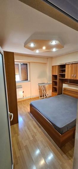 Apartament cu 2 camere decomandat în Micro 21