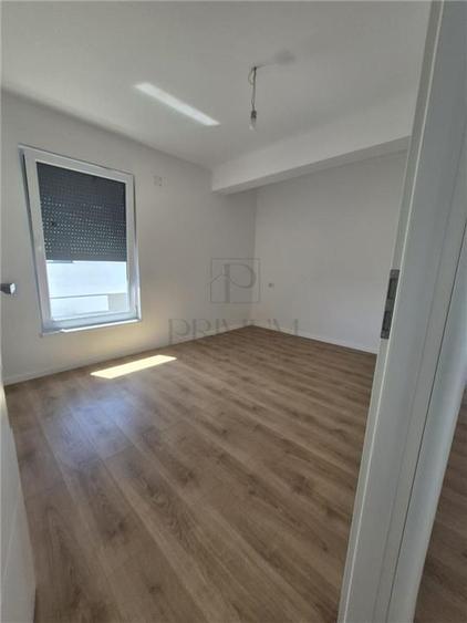 Duplex cu 5 camere cu Canalizare în Moșnița Nouă