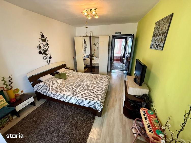 Apartament cu 3 camere în Craiovița Nouă