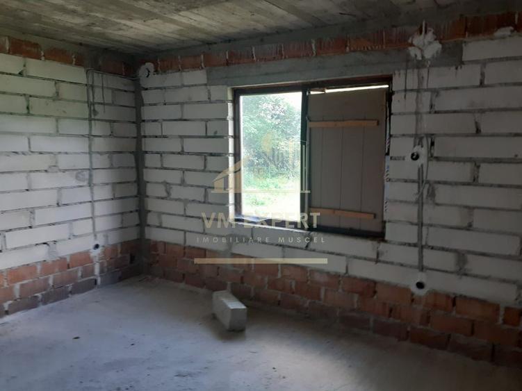 VILA 8 CAMERE, TEREN 5000 MP CAMPULUNG, APA SARATA - 2