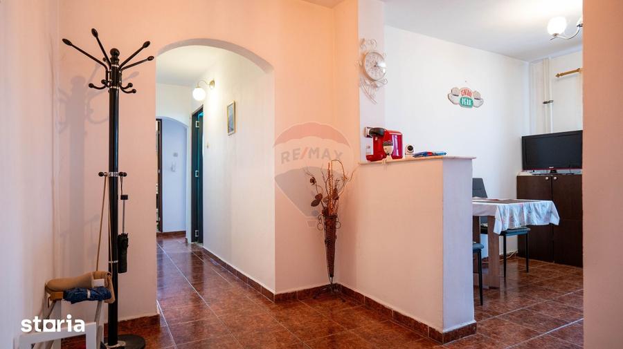 Apartament cu 3 camere decomandat în Rahova