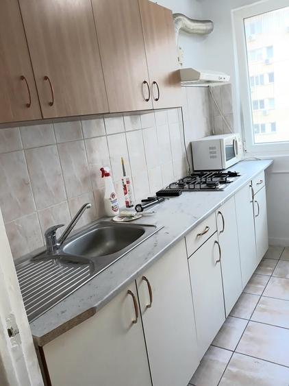 Apartament semidecomandat în Obor
