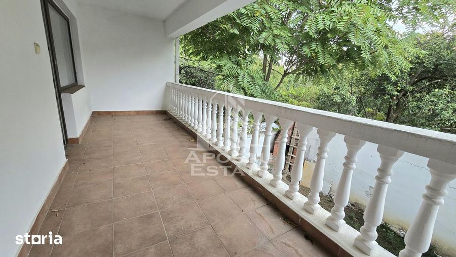 Duplex cu 5 camere si 3 bai, centrala proprie, zona Lipovei