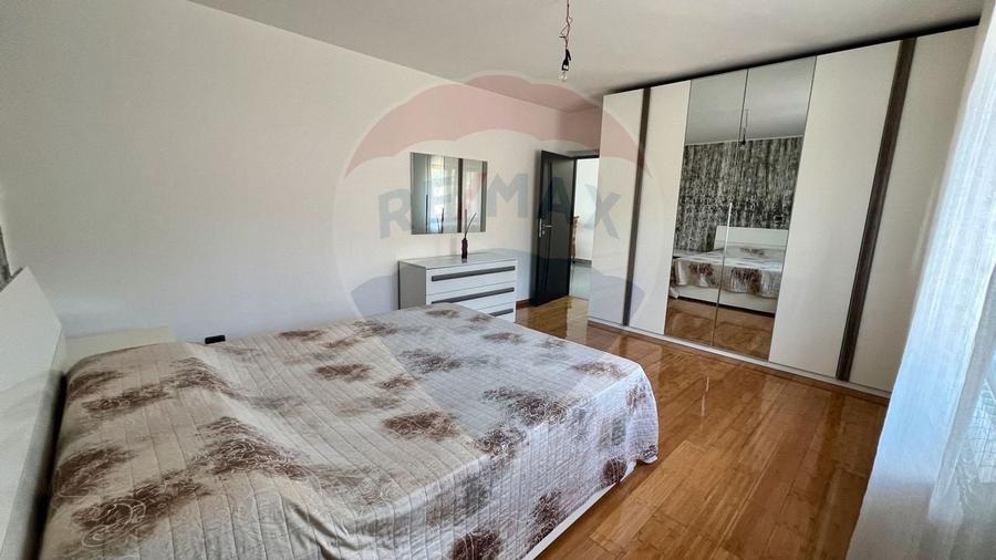 Casă individuală cu 4 camere cu Teren 4151 Mp în Sud