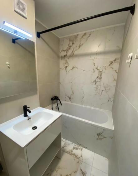 Apartament cu 2 camere decomandat în Olteniței