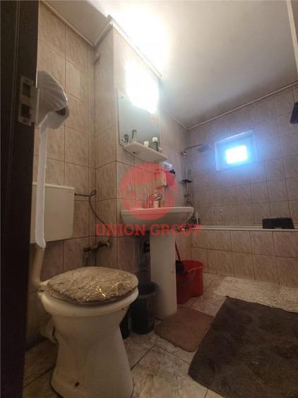 Apartament cu 3 camere decomandat în Sud