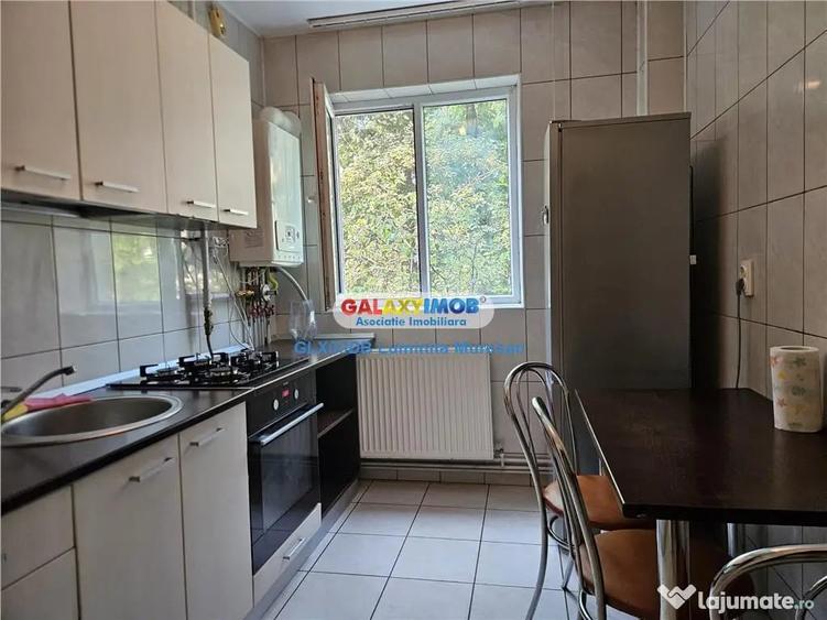 Apartament cu 2 camere semidecomandat în Aleea Trandafirilor