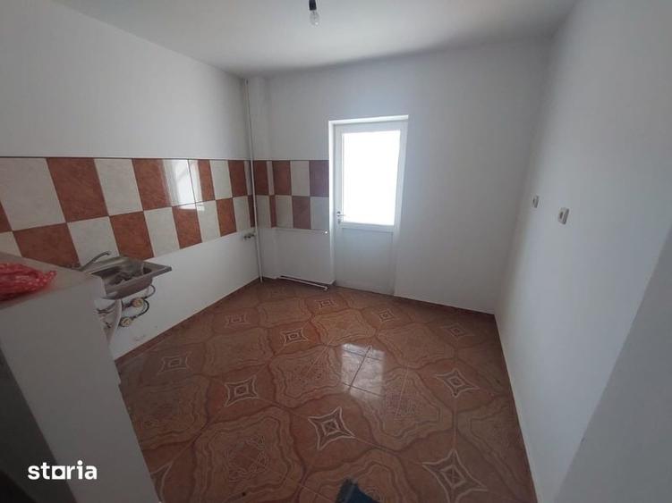 Apartament cu 2 camere decomandat în Micro 12
