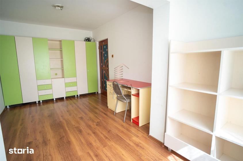 Apartament cu 3 camere în Nufărul