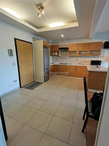 Apartament cu 2 camere semidecomandat în Tei