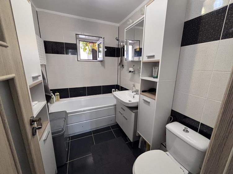 Apartament cu 4 camere decomandat, mobilat în Doamna Ghica