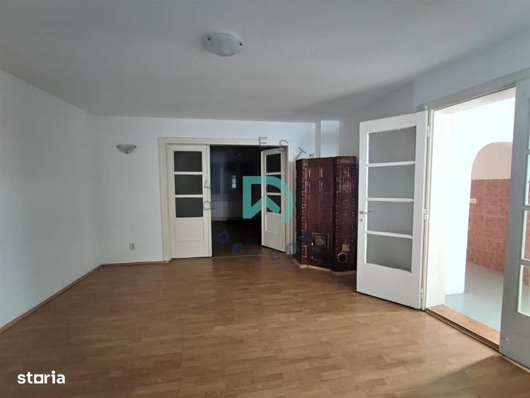 Casă cu 4 camere cu Canalizare în Schei