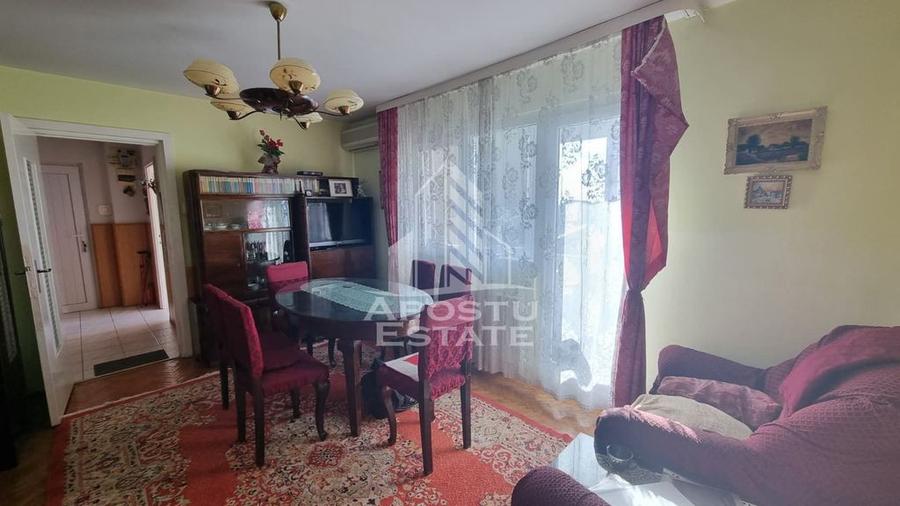 Apartament cu 3 camere semidecomandat, mobilat în Circumvalațiunii