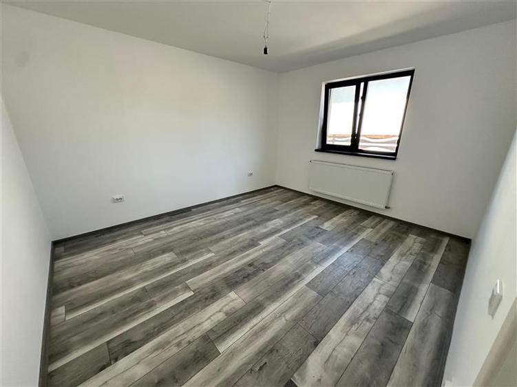 Casă individuală cu 3 camere cu Teren 620 Mp în Grajduri