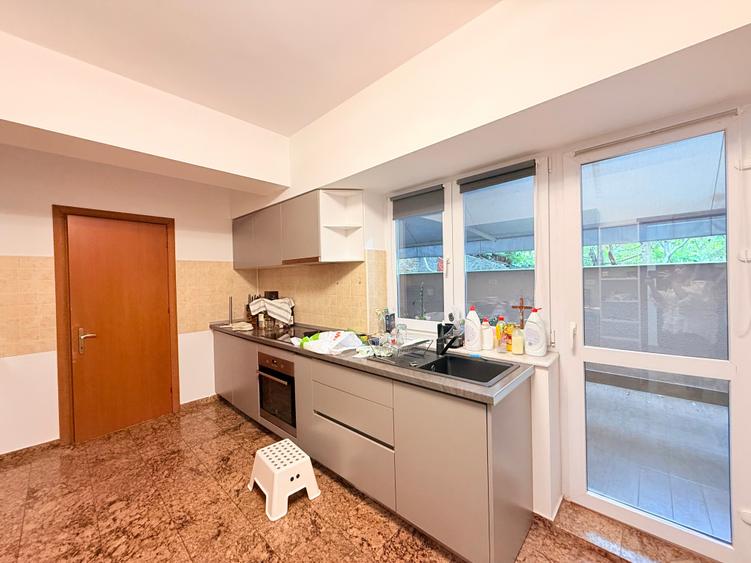Apartament cu 4 camere decomandat, mobilat în Dorobanți
