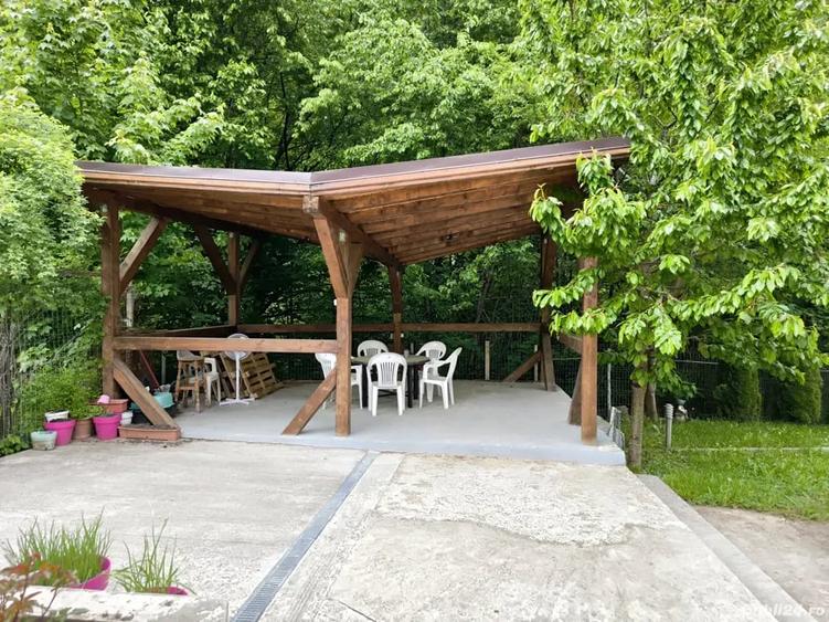 Casă cu 6 camere în Central