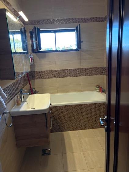 Apartament cu 3 camere decomandat în Aviatorilor
