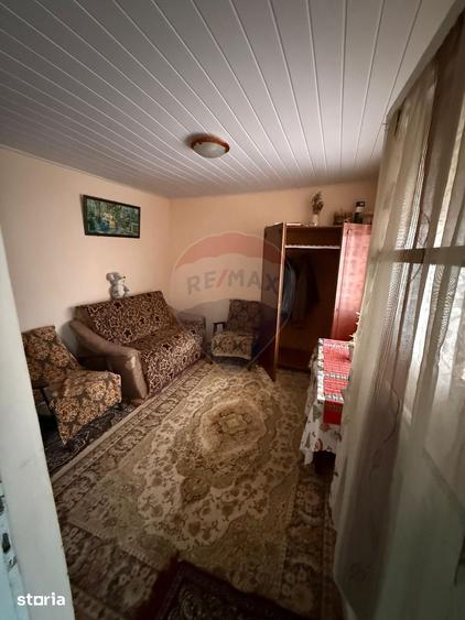 Casă cu 6 camere cu Teren 1340 Mp în Zorleni