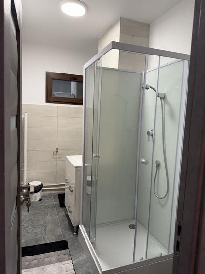 Apartament cu 2 camere semidecomandat în Podu Roș