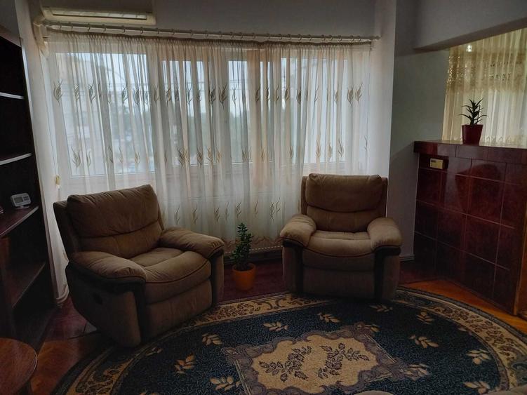 Apartament cu 4 camere decomandat în Lehnești