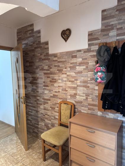 Apartament cu 2 camere semidecomandat, mobilat în Malu Roșu