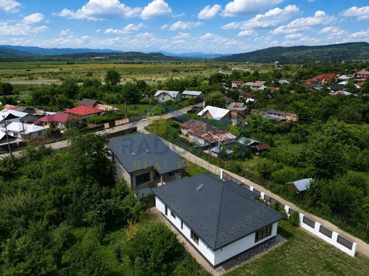 Casă cu 4 camere cu Teren 500 Mp în Măgurele