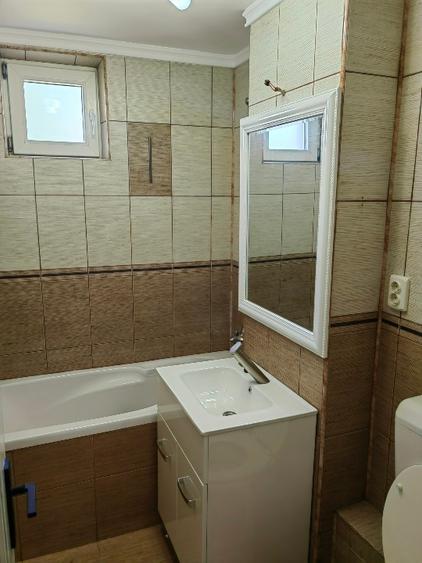 Apartament 2 camere zona pod căprioara ,renovat recent - 2