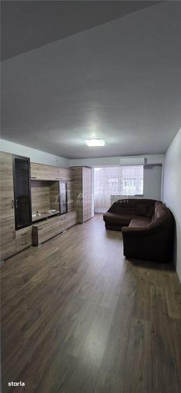 Apartament cu 4 camere decomandat, mobilat în Decebal