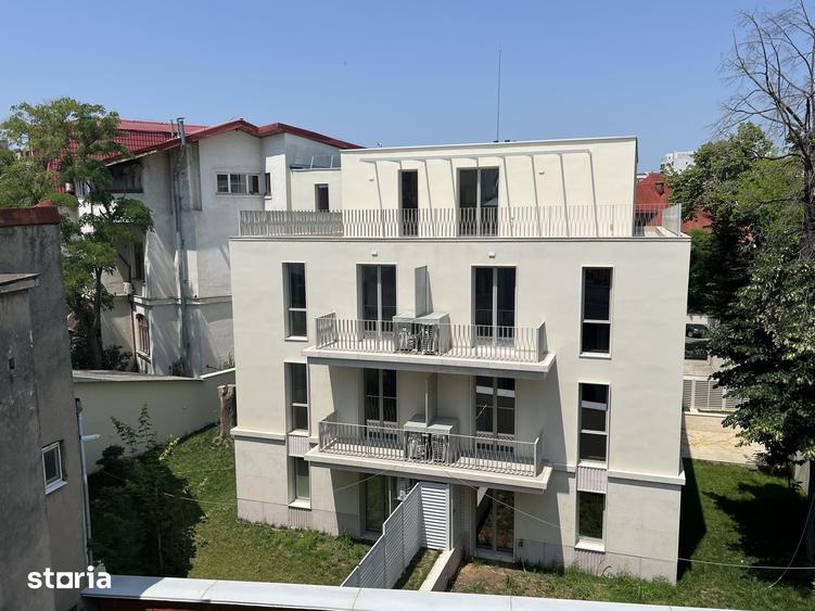 Apartament cu 4 camere în Armeneasca