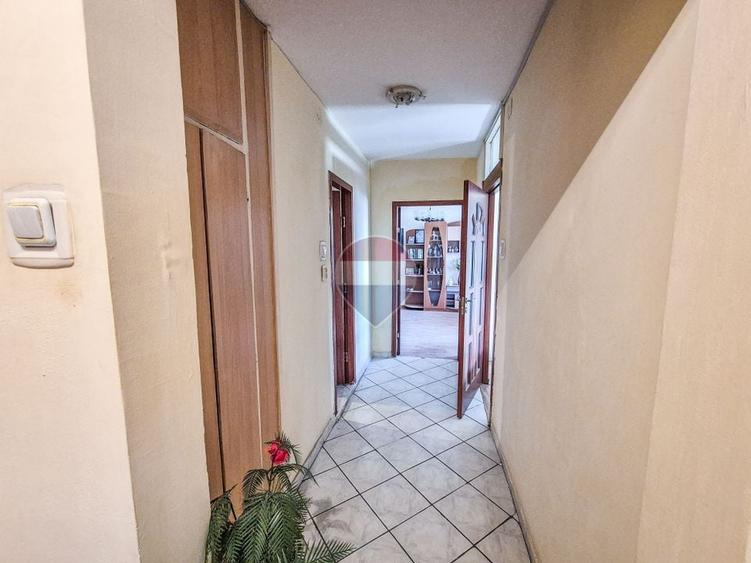 Apartament cu 2 camere decomandat, mobilat în Titulescu