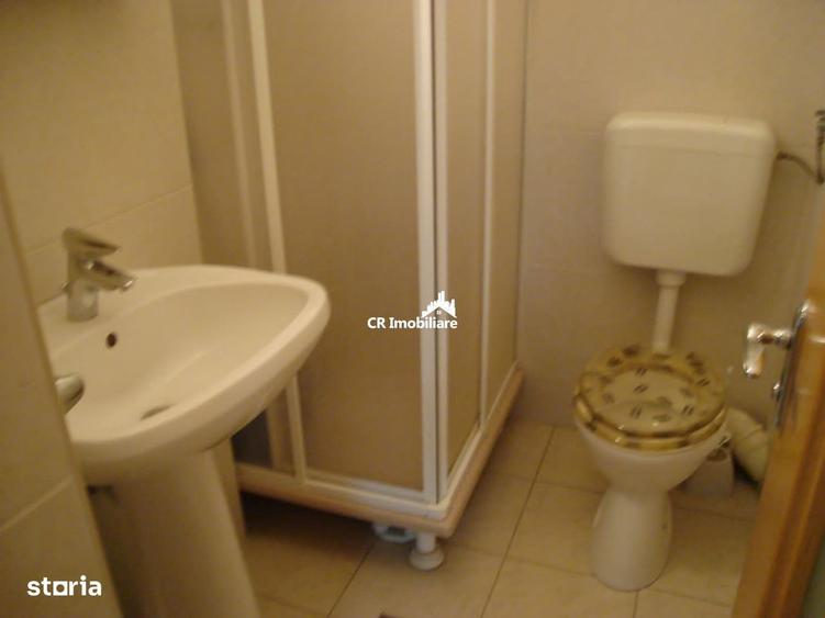 Apartament cu 4 camere decomandat în Calea Călărașilor