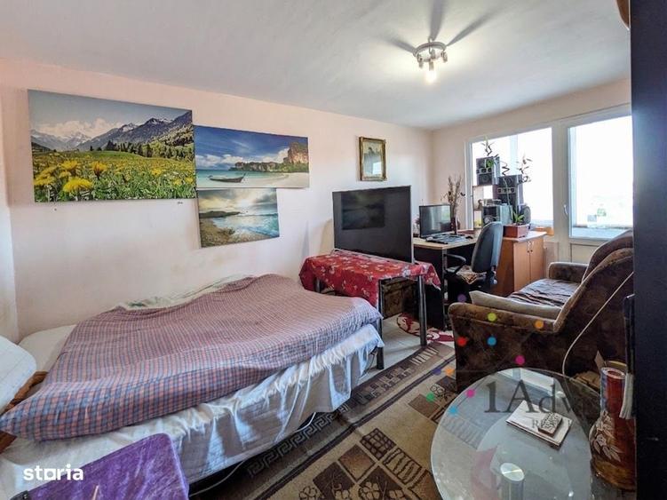 Apartament cu 4 camere decomandat în Dârste