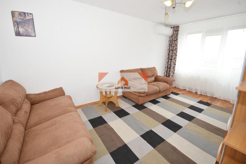 Apartament cu 3 camere decomandat în 1 Decembrie 1918