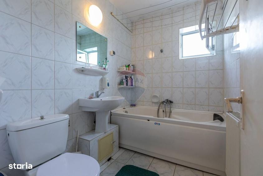 Apartament cu 3 camere decomandat, mobilat în Narcisa