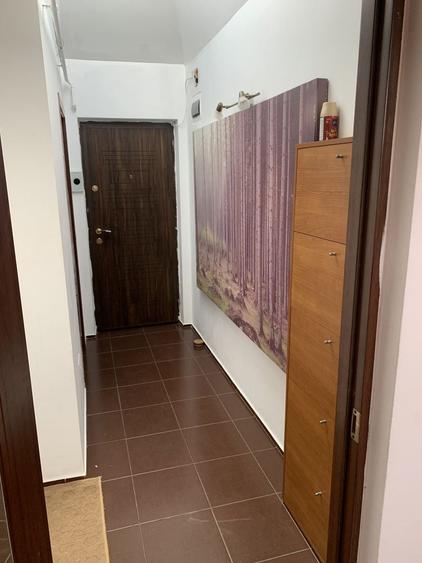 Apartament cu 2 camere semidecomandat în Tătărăști