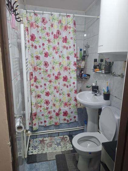 Apartament cu 3 camere decomandat în Beliș
