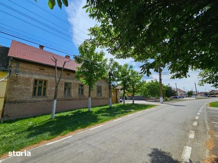 Casă cu 5 camere cu Teren 1200 Mp în Cenad