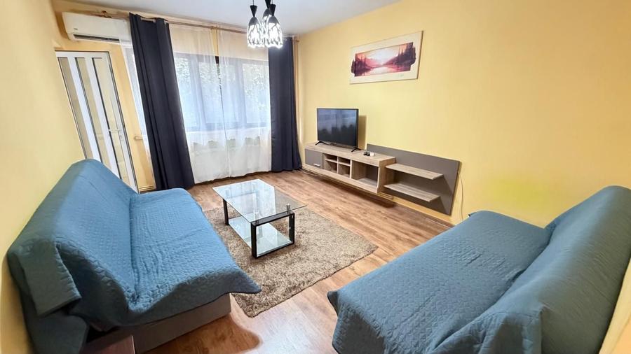 Apartament cu 2 camere decomandat, mobilat în Central